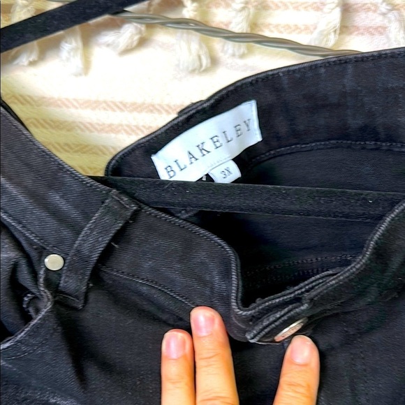 Blakely Black Distressed Jeans - Picture 9 of 14